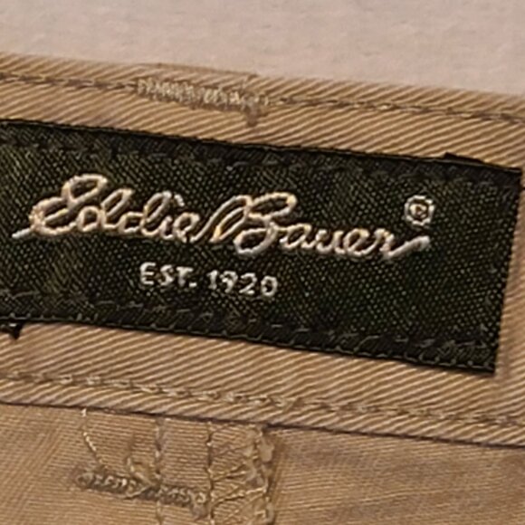 Eddie Bauer Women's Khaki Shorts Size 14 Chino Bermuda - Picture 5 of 11